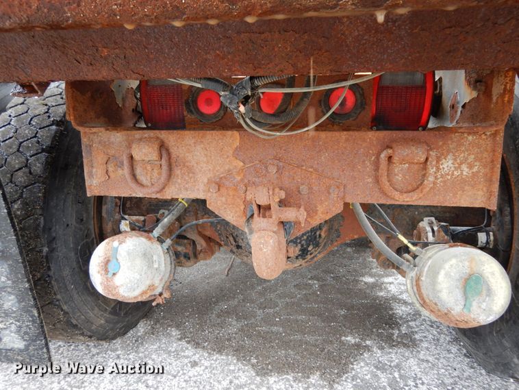 image for item JK9854 2002 International 4900  dump truck