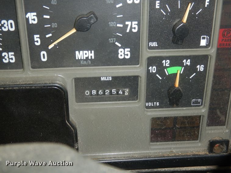 image for item JK9854 2002 International 4900  dump truck