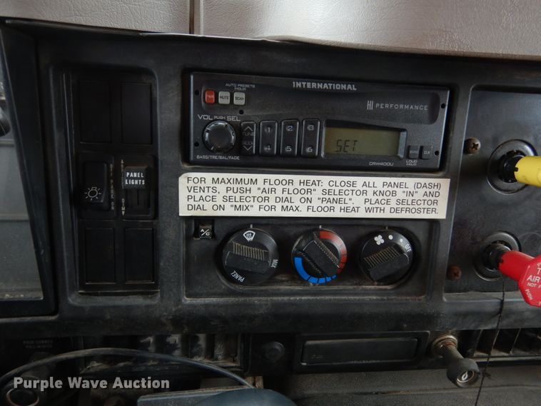 image for item JK9854 2002 International 4900  dump truck