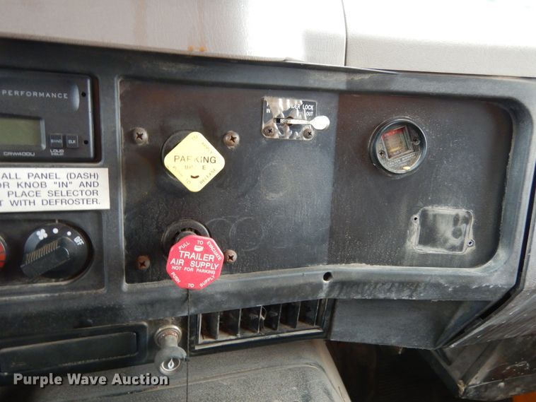 image for item JK9854 2002 International 4900  dump truck