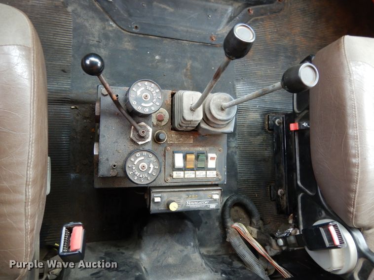 image for item JK9854 2002 International 4900  dump truck