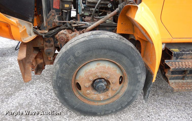 image for item JK9854 2002 International 4900  dump truck