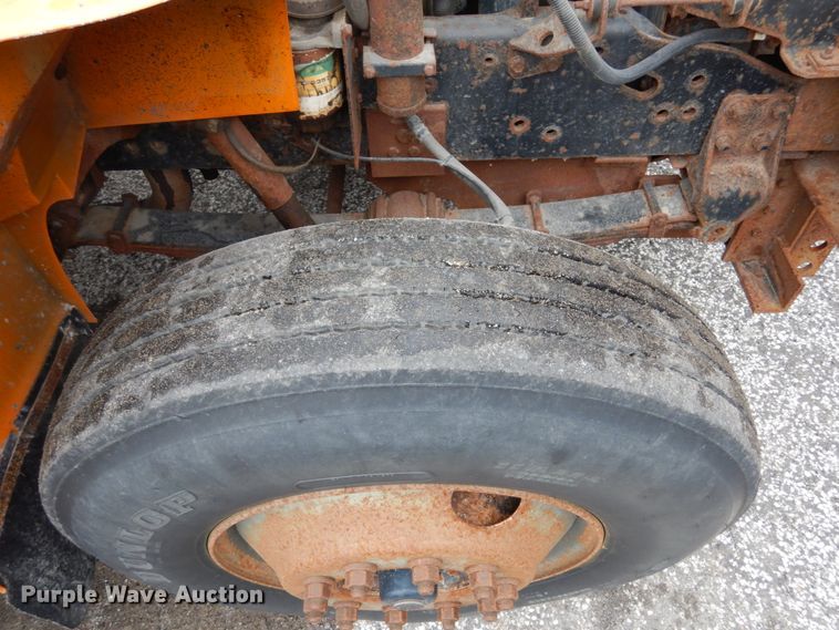 image for item JK9854 2002 International 4900  dump truck