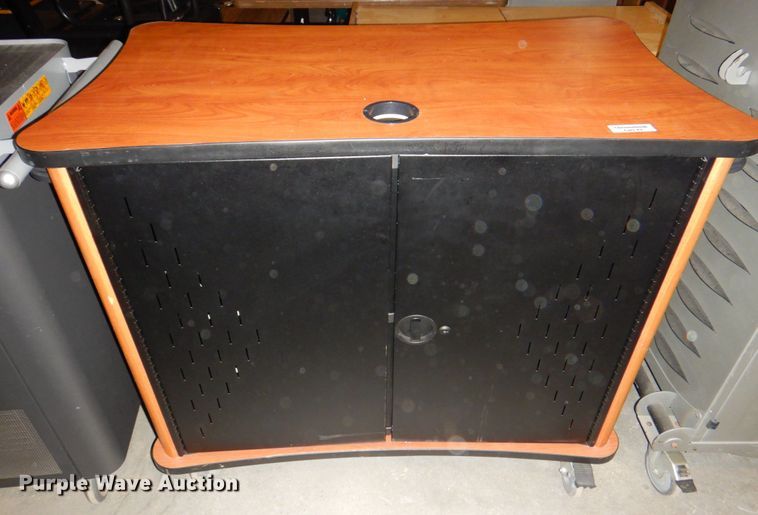 image for item JS9289 (3) charging stations