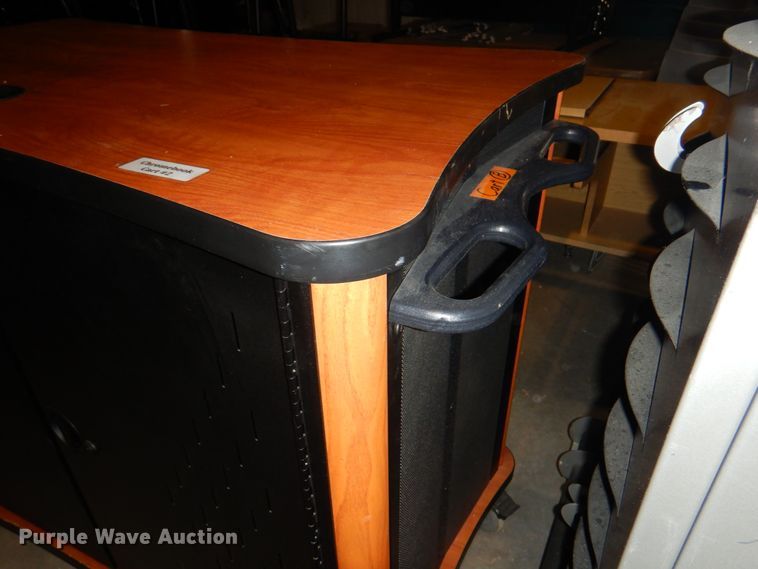image for item JS9289 (3) charging stations