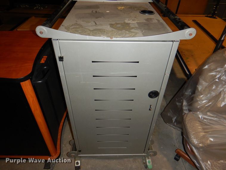 image for item JS9289 (3) charging stations