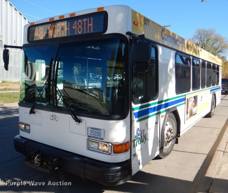 image for item JS9299 2004 Gillig G29B102N4  transit bus