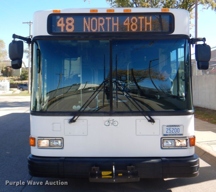 image for item JS9299 2004 Gillig G29B102N4  transit bus