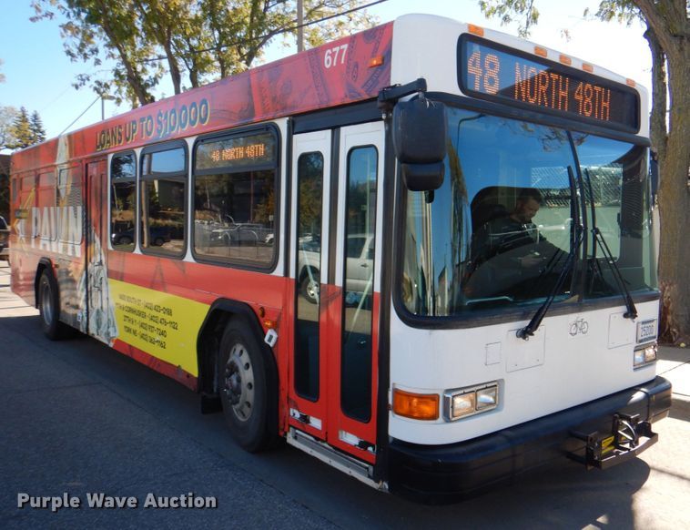 image for item JS9299 2004 Gillig G29B102N4  transit bus