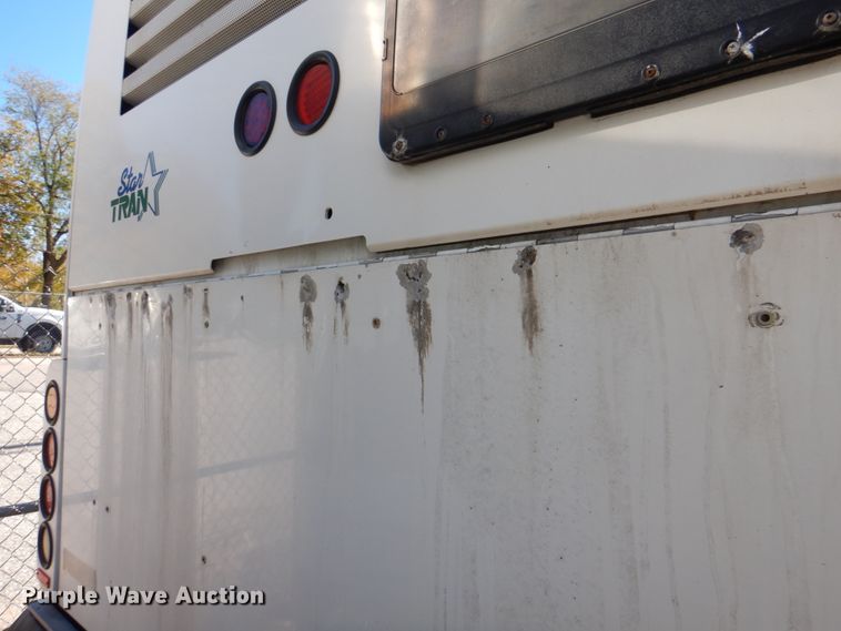 image for item JS9299 2004 Gillig G29B102N4  transit bus