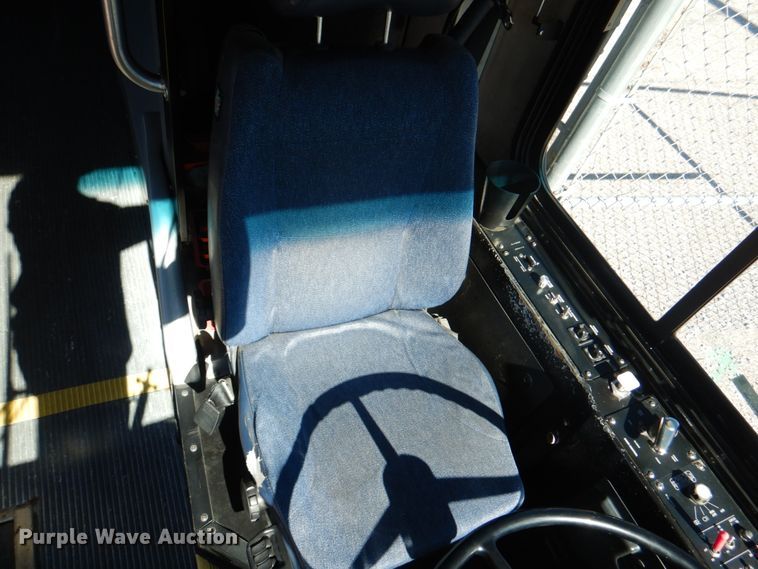 image for item JS9299 2004 Gillig G29B102N4  transit bus