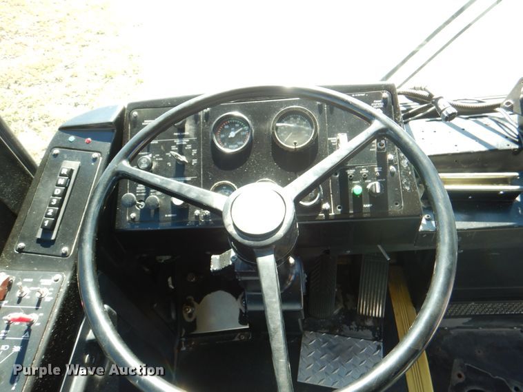 image for item JS9299 2004 Gillig G29B102N4  transit bus