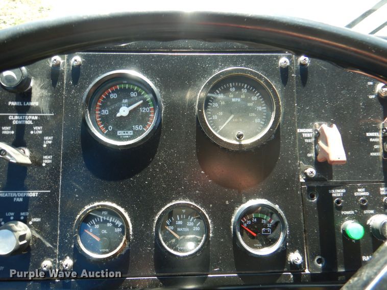 image for item JS9299 2004 Gillig G29B102N4  transit bus