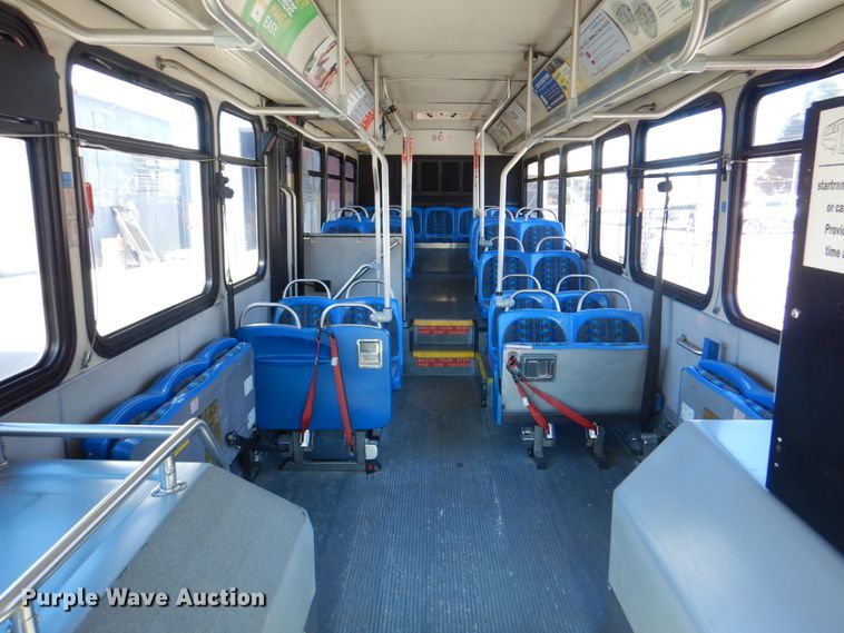 image for item JS9299 2004 Gillig G29B102N4  transit bus