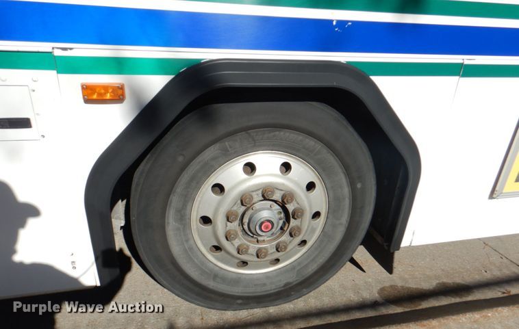 image for item JS9299 2004 Gillig G29B102N4  transit bus