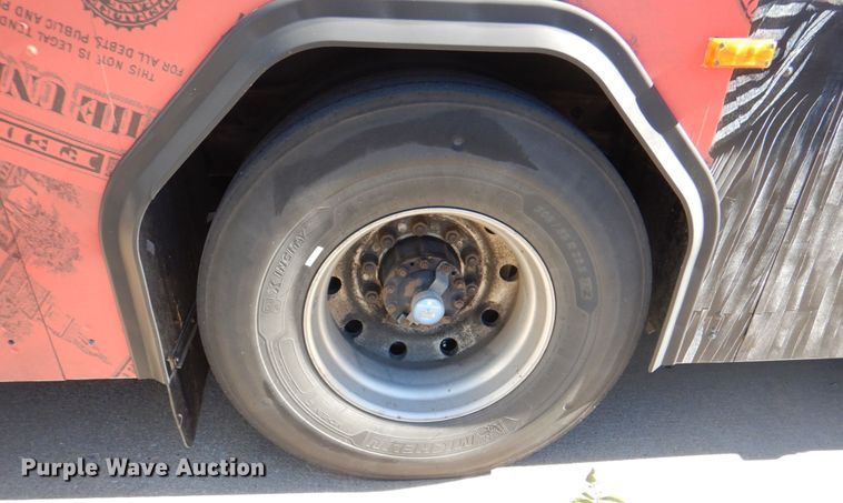 image for item JS9299 2004 Gillig G29B102N4  transit bus