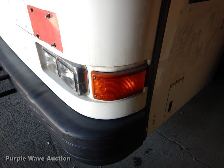 image for item JS9301 2004 Gillig G29B102N4  transit bus