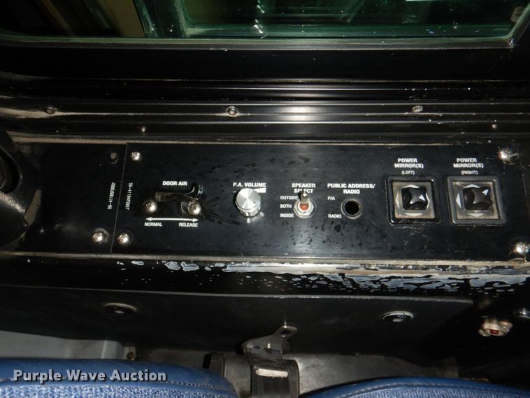 image for item JS9301 2004 Gillig G29B102N4  transit bus