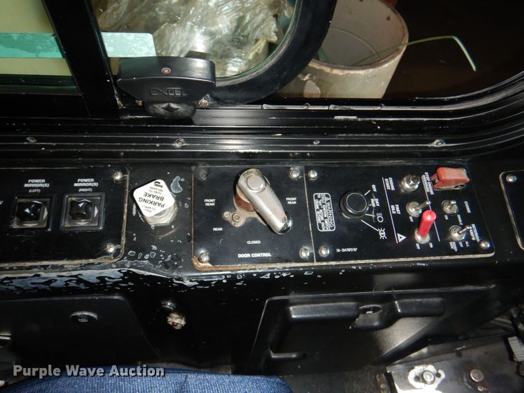 image for item JS9301 2004 Gillig G29B102N4  transit bus