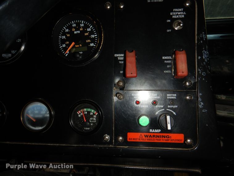 image for item JS9301 2004 Gillig G29B102N4  transit bus