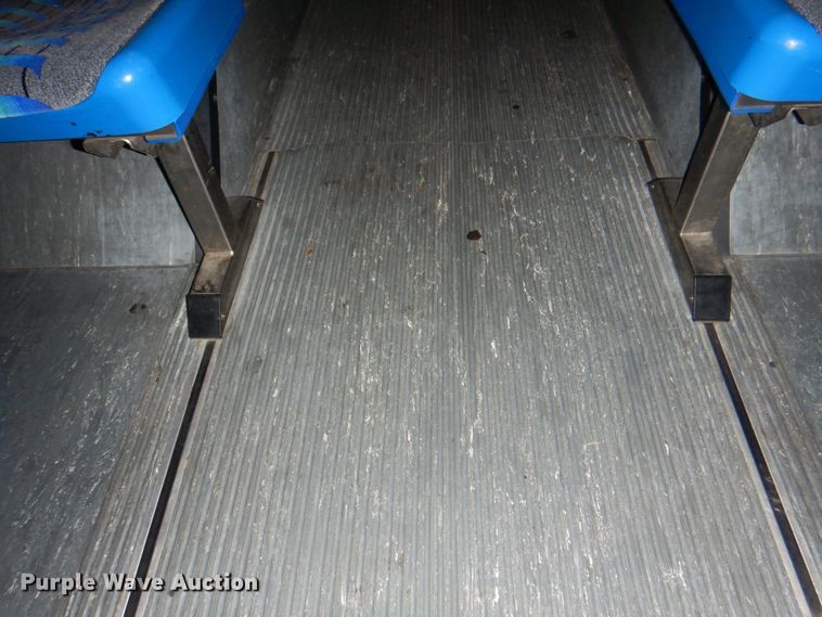 image for item JS9301 2004 Gillig G29B102N4  transit bus