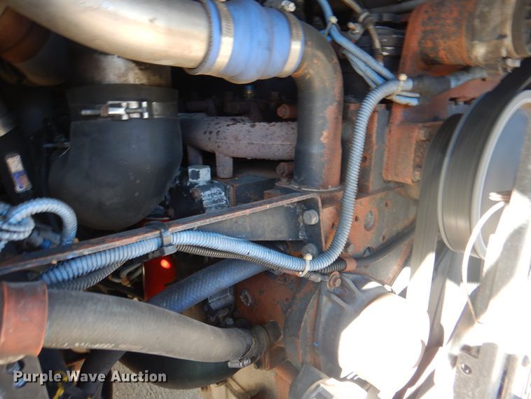 image for item JS9301 2004 Gillig G29B102N4  transit bus