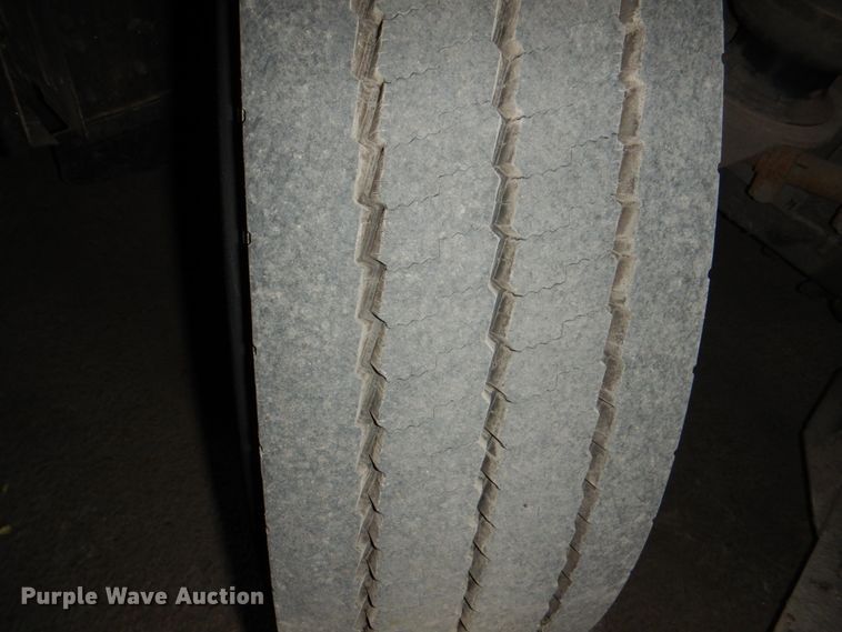 image for item JS9301 2004 Gillig G29B102N4  transit bus