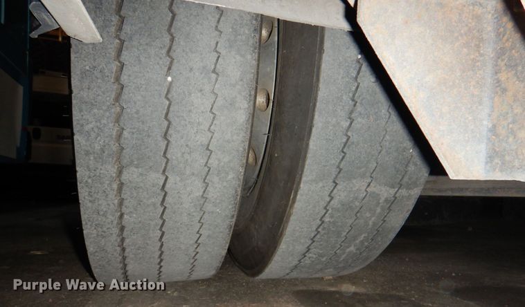 image for item JS9301 2004 Gillig G29B102N4  transit bus