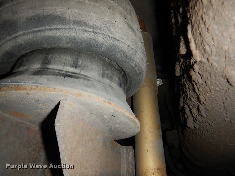 image for item JS9301 2004 Gillig G29B102N4  transit bus