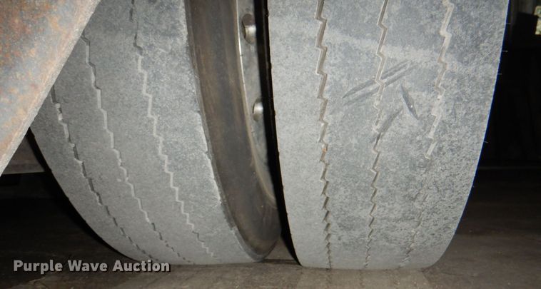 image for item JS9301 2004 Gillig G29B102N4  transit bus