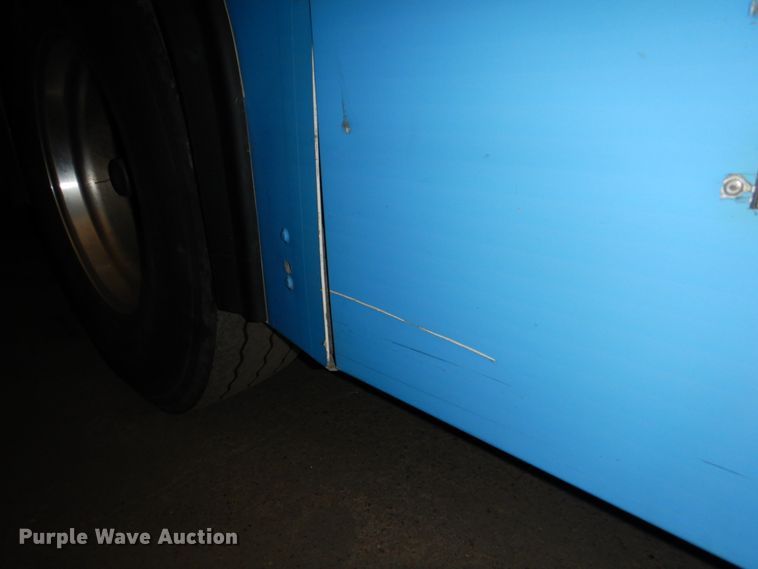 image for item JS9302 2004 Gillig G29B102N4  transit bus