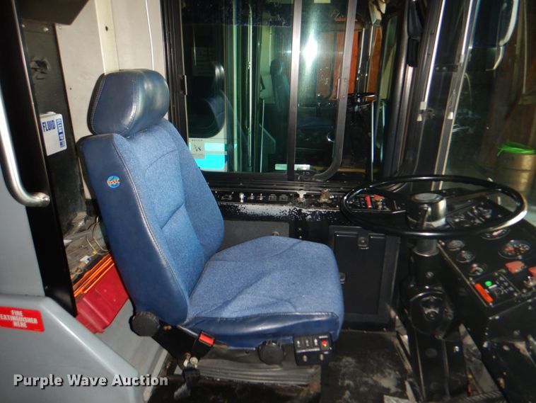 image for item JS9302 2004 Gillig G29B102N4  transit bus