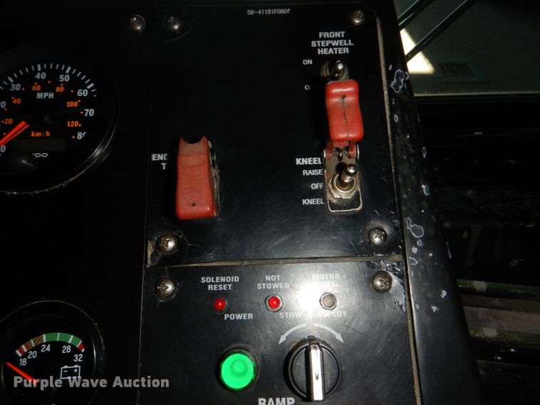 image for item JS9302 2004 Gillig G29B102N4  transit bus