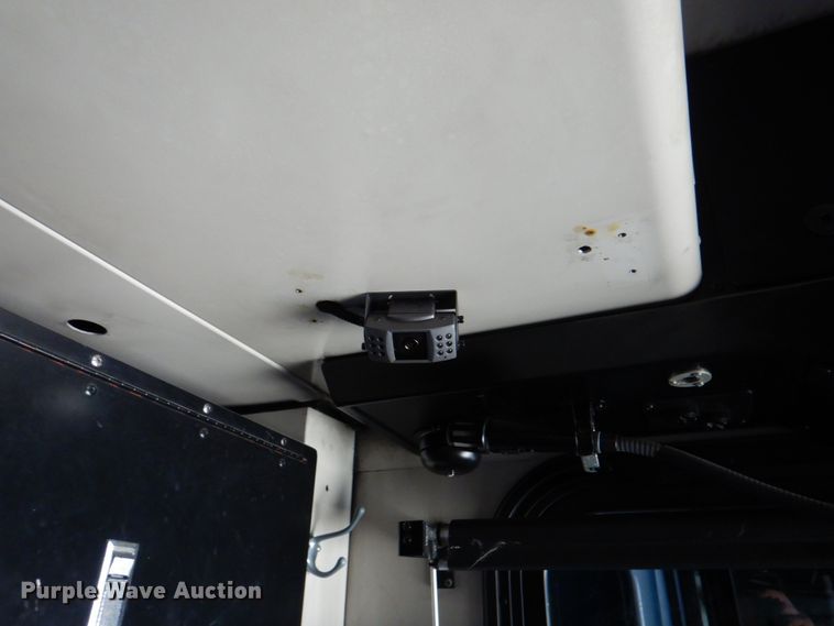 image for item JS9302 2004 Gillig G29B102N4  transit bus