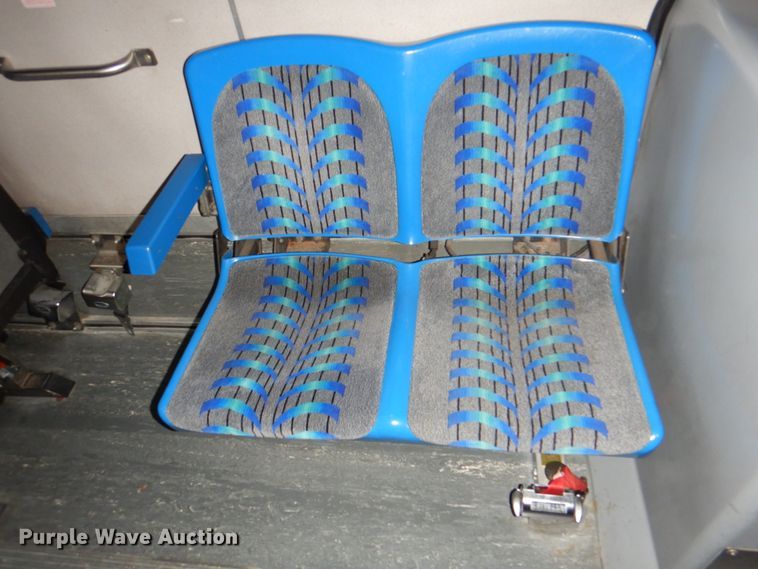 image for item JS9302 2004 Gillig G29B102N4  transit bus