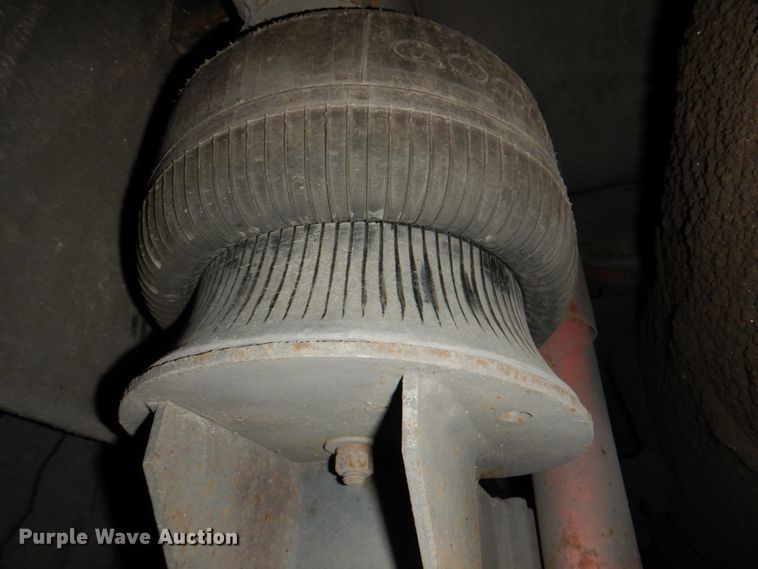 image for item JS9302 2004 Gillig G29B102N4  transit bus