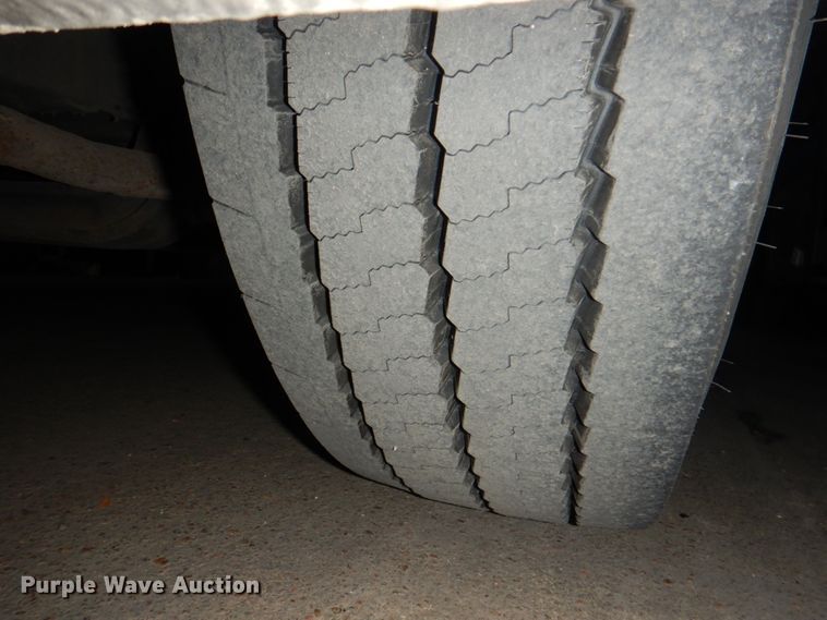 image for item JS9302 2004 Gillig G29B102N4  transit bus