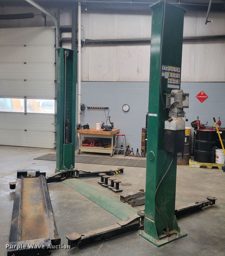 image for item KH9916 Golf-Lift GL9PYGRG  two post automotive lift