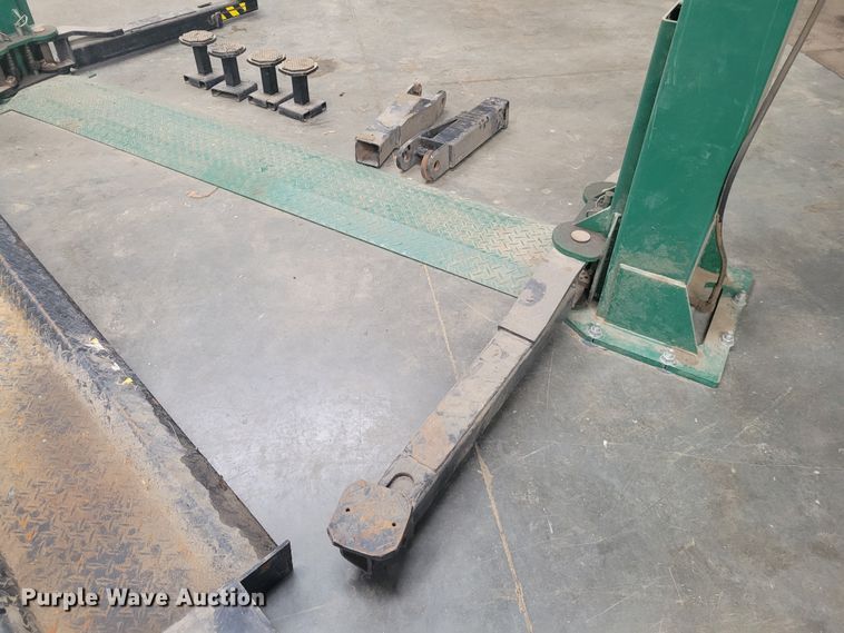 image for item KH9916 Golf-Lift GL9PYGRG  two post automotive lift