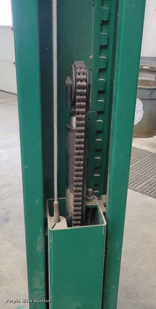 image for item KH9916 Golf-Lift GL9PYGRG  two post automotive lift