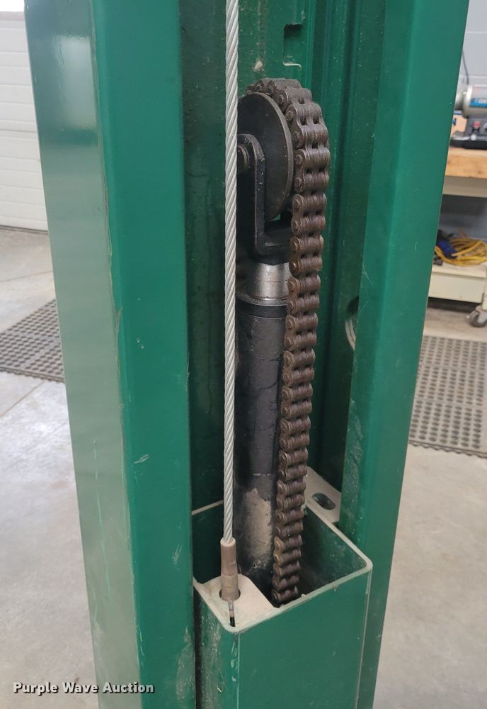 image for item KH9916 Golf-Lift GL9PYGRG  two post automotive lift