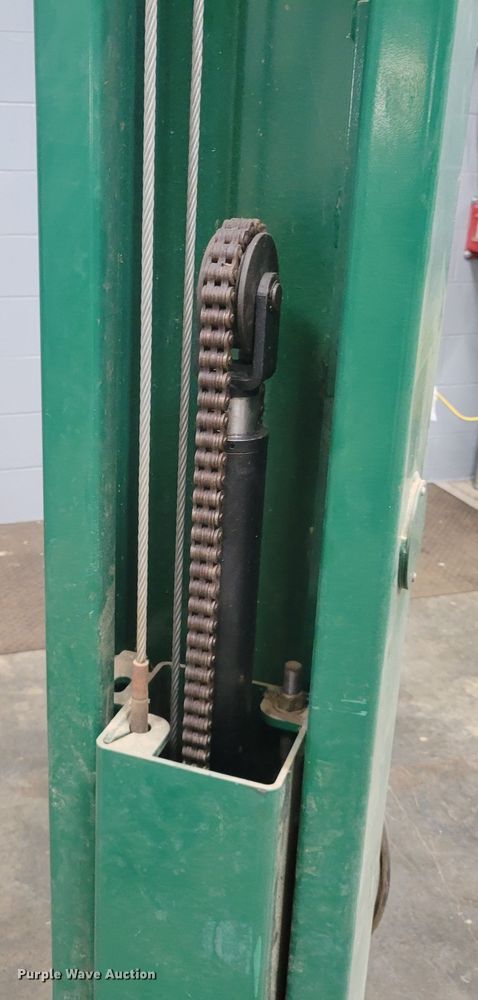 image for item KH9916 Golf-Lift GL9PYGRG  two post automotive lift