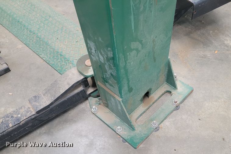 image for item KH9916 Golf-Lift GL9PYGRG  two post automotive lift