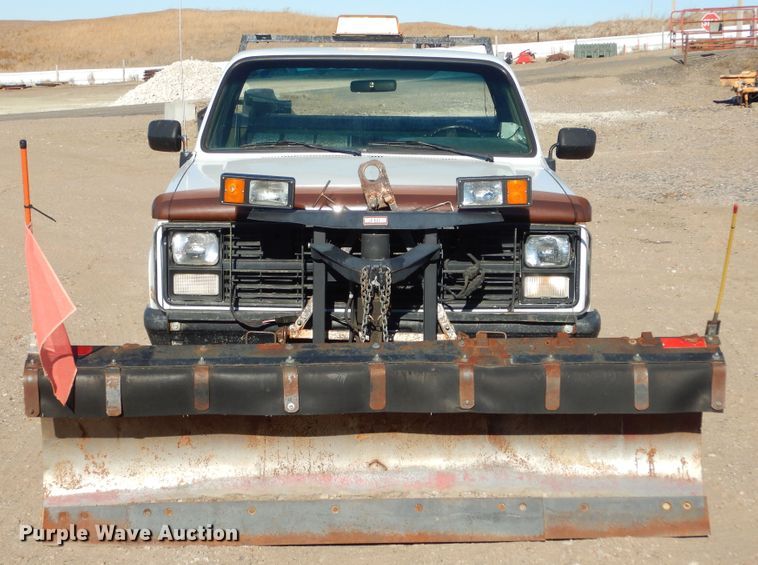 image for item KO9014 1985 Chevrolet D30  pickup truck
