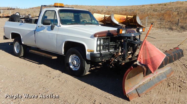 image for item KO9014 1985 Chevrolet D30  pickup truck