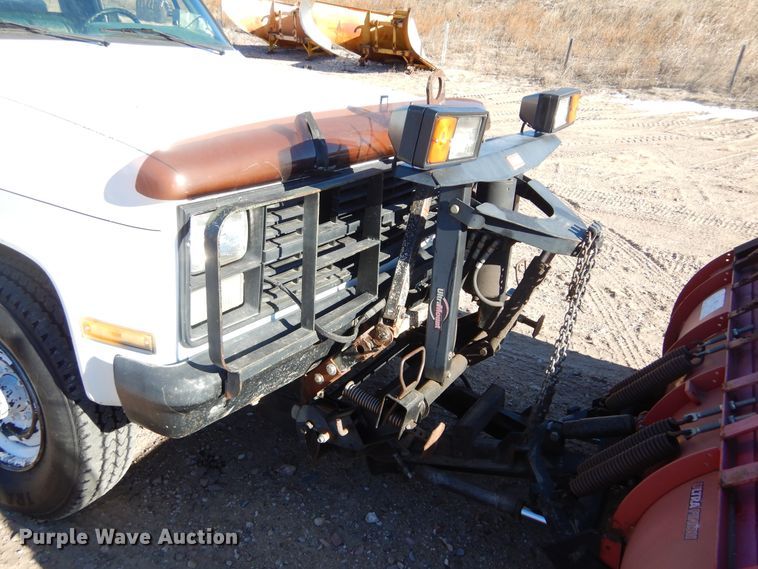 image for item KO9014 1985 Chevrolet D30  pickup truck