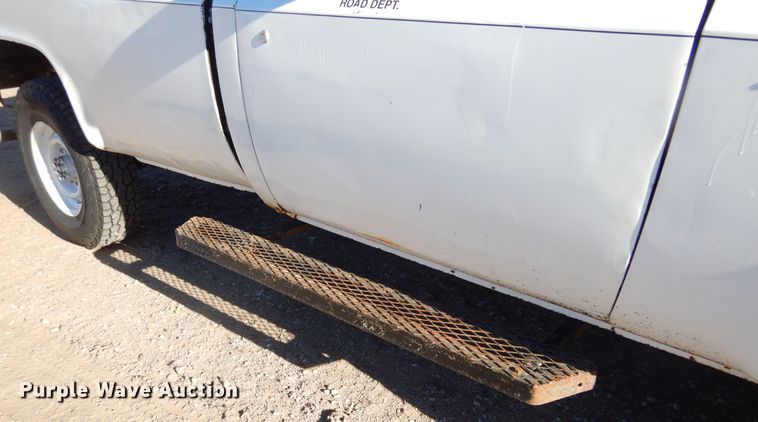 image for item KO9014 1985 Chevrolet D30  pickup truck