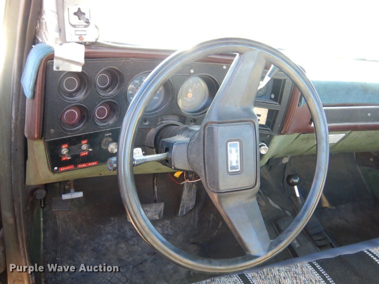 image for item KO9014 1985 Chevrolet D30  pickup truck