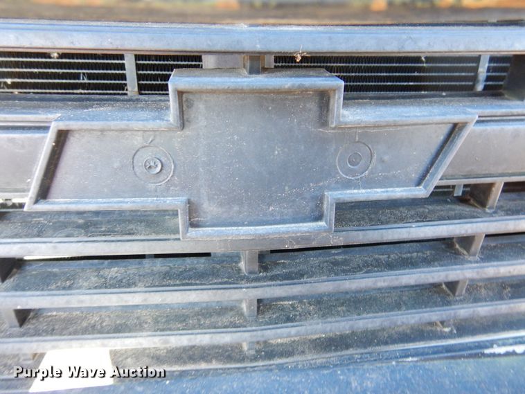 image for item KO9014 1985 Chevrolet D30  pickup truck