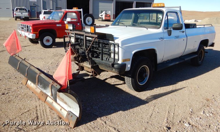 image for item KO9017 1984 Chevrolet D30  pickup truck